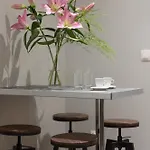 Nefeli Boutique