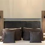 Nefeli Boutique