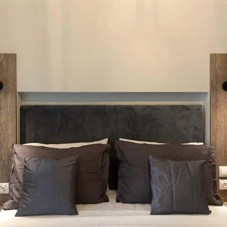Nefeli Boutique
